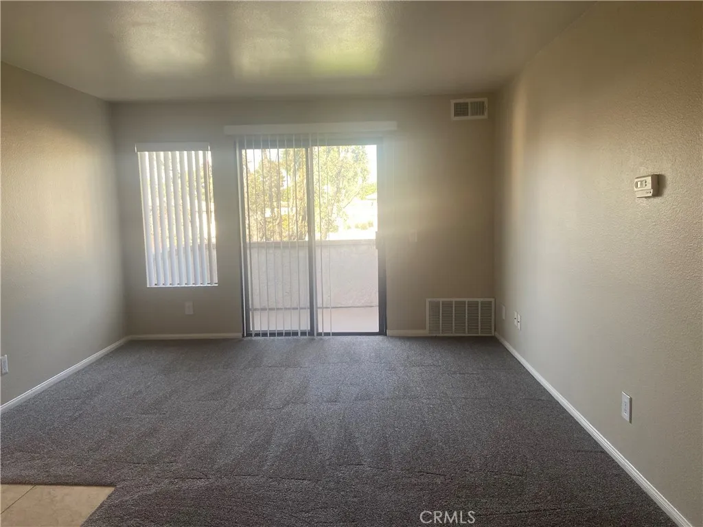 1303 Massachusetts Avenue 203, Riverside, California 92507 home-pic-5